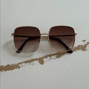 Elegant Gold Sunglasses